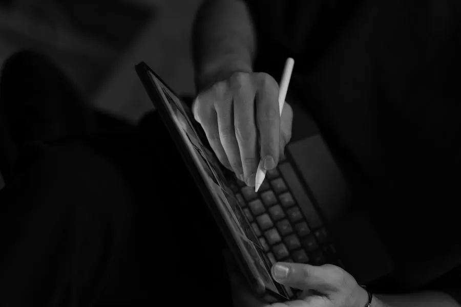 Imagen de Magic Keyboard vs Logitech Combo Touch: ¿Qué teclado elegir?