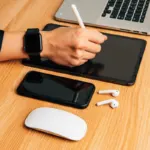 Imagen de Apple Pencil vs lápices genéricos para estudiantes latinos: ¿cuál conviene?